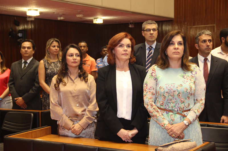 Aspecto do público durante a execução do Hino Nacional